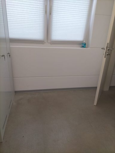 Unsere Schwerpunkte sind Unterhalts- und Praxisreinigung Sauberkeit ist der erste Schritt zum Erfolg